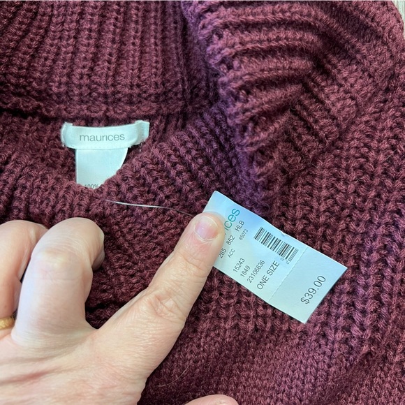 🆕 Maurice’s burgundy turtleneck sweater poncho SZ OS - Picture 3 of 4